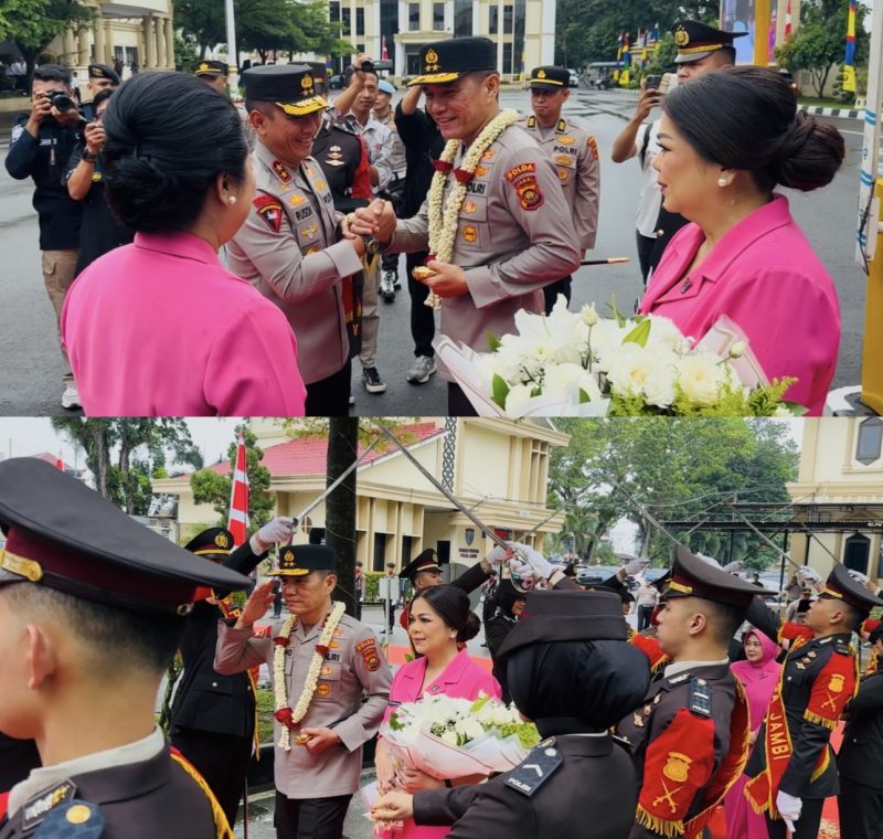 Irjen Pol Drs Rusdi Hartono saat menyambut Kapolda Jambi Irjen Pol Krisno H Siregar dan melakukan pengalungan bunga