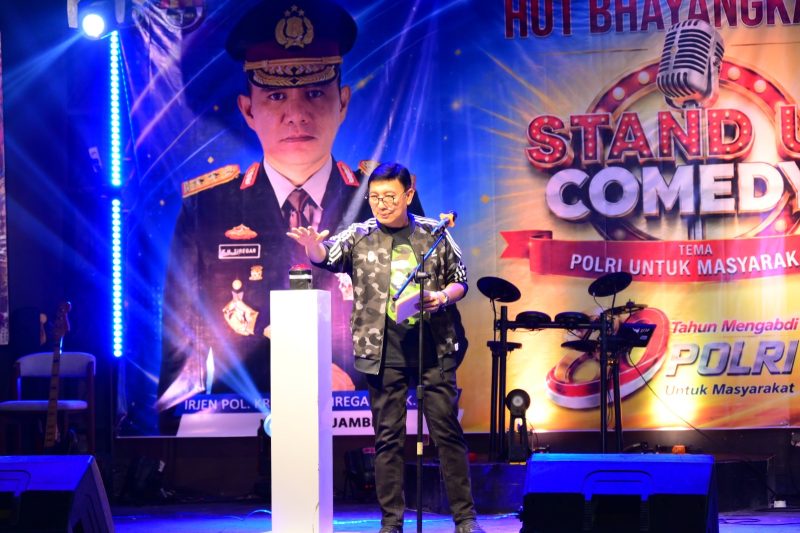 Wakapolda Jambi Brigjen Pol Benny Ali saat membuka Lomba Stand Up Comedy